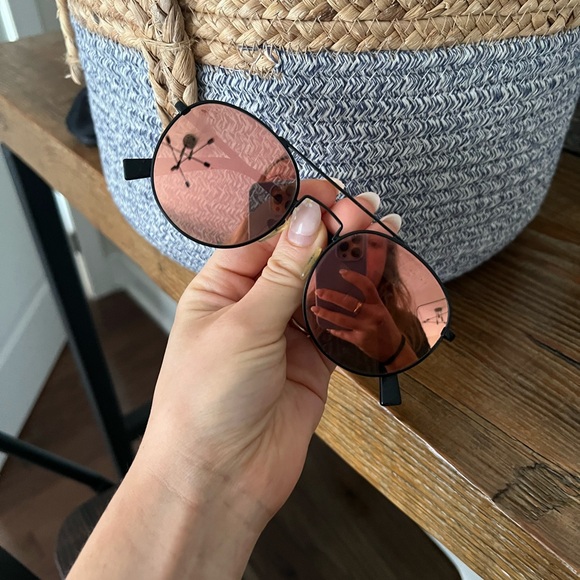 Le Specs Pink Mirrored Sunglasses - Picture 5 of 5